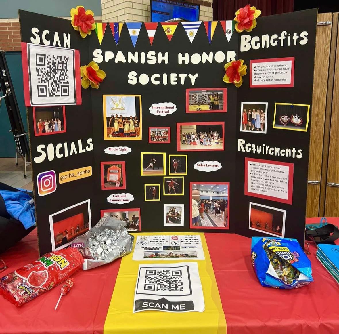 Spanish Honor Society event photo 7